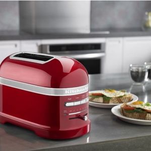 - KitchenAid Pro Line 2-Slice Toaster - Candy Apple Red